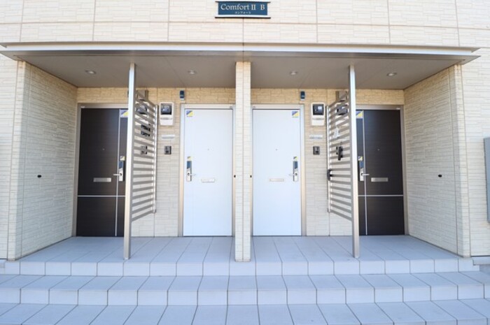 19/20 エントランス