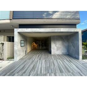 16/16 エントランス