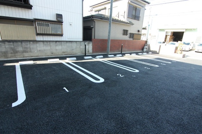 17/17 駐車場