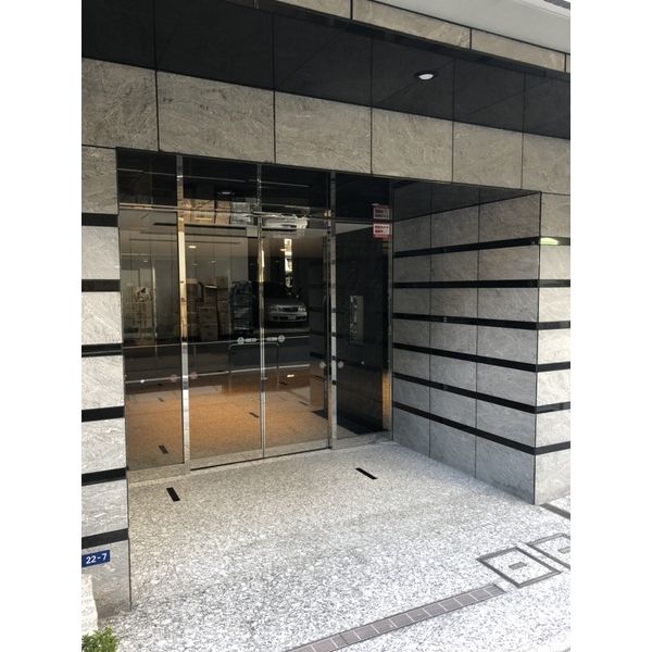 13/13 エントランス