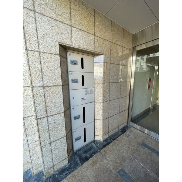 2/2 エントランス