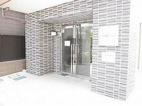 16/16 エントランス