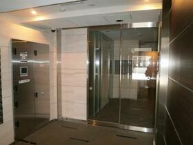 16/16 エントランス