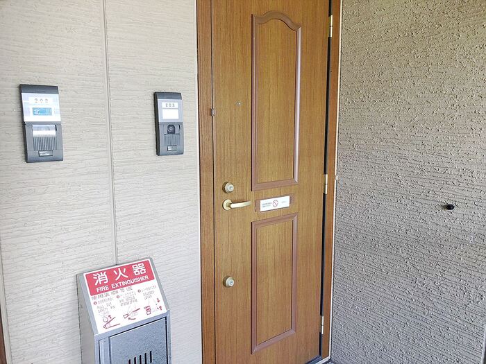 16/17 エントランス