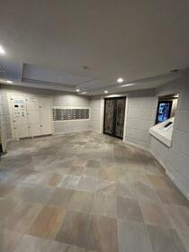 16/16 エントランス