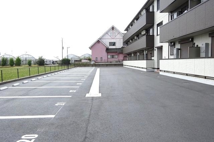 18/20 駐車場