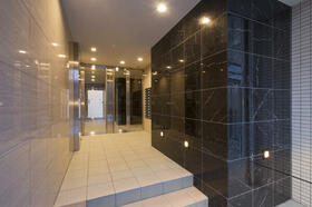 15/21 エントランス