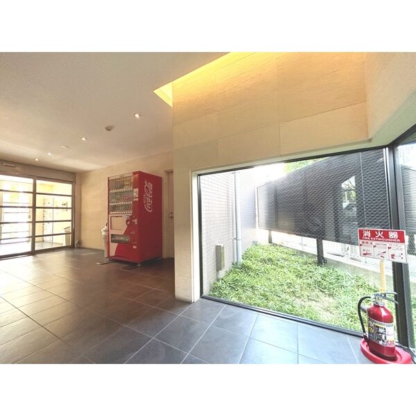 2/2 エントランス