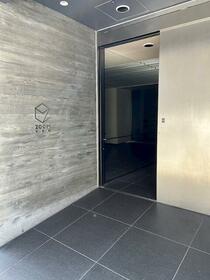 16/16 エントランス