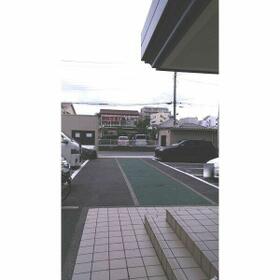 13/16 エントランス