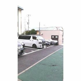 16/16 駐車場