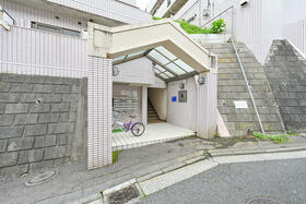 17/18 エントランス