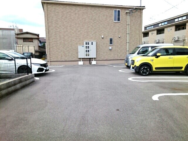 14/20 駐車場