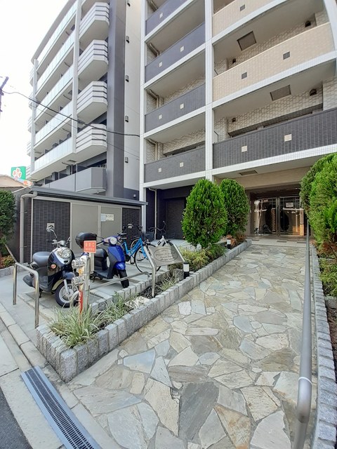 14/20 エントランス