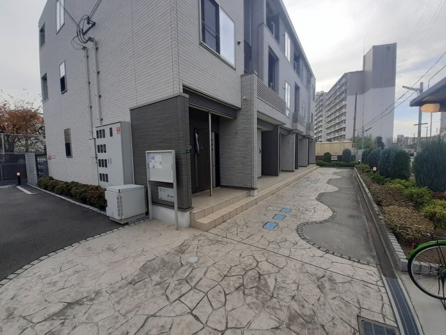 13/20 エントランス