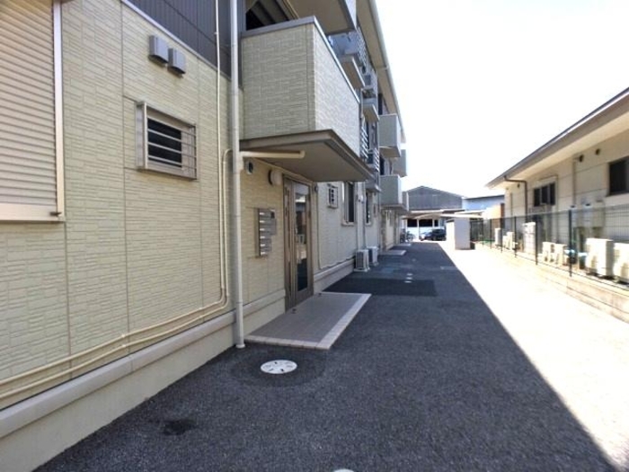 18/28 エントランス