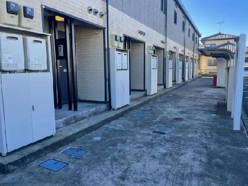 13/16 エントランス