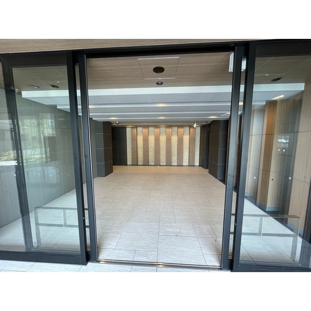 22/25 エントランス