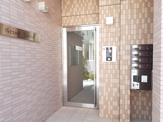 14/20 エントランス