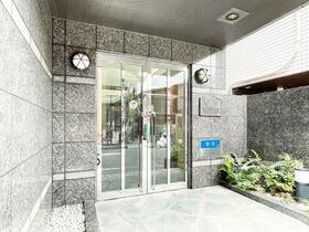 2/3 エントランス