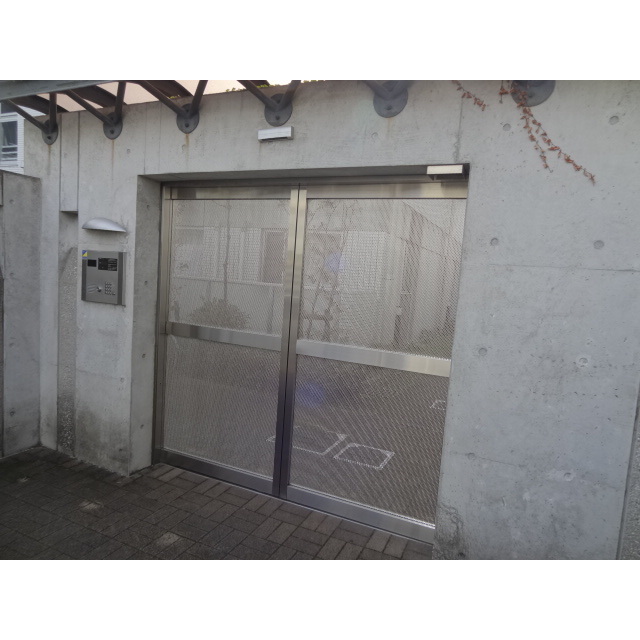 2/5 エントランス