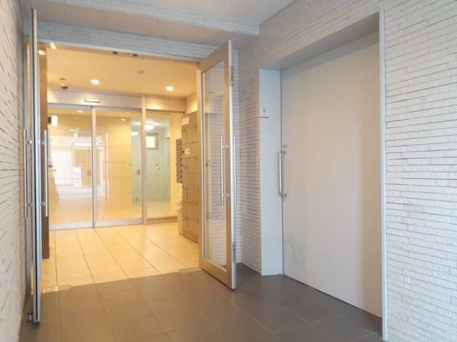 14/20 エントランス