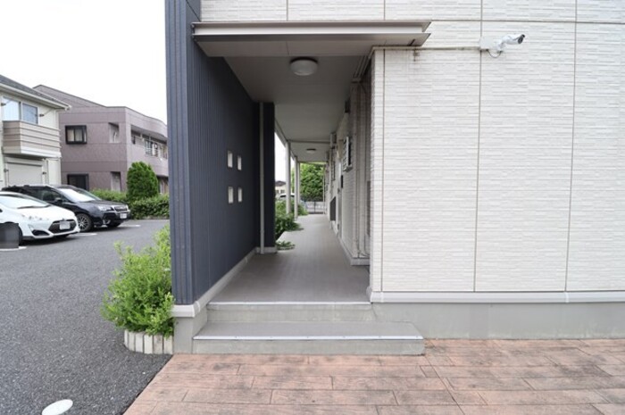 19/30 エントランス