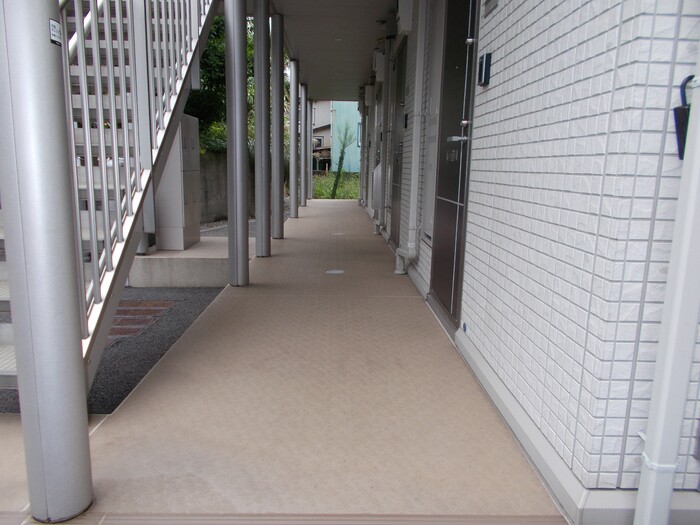 16/17 エントランス