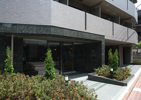 16/16 エントランス