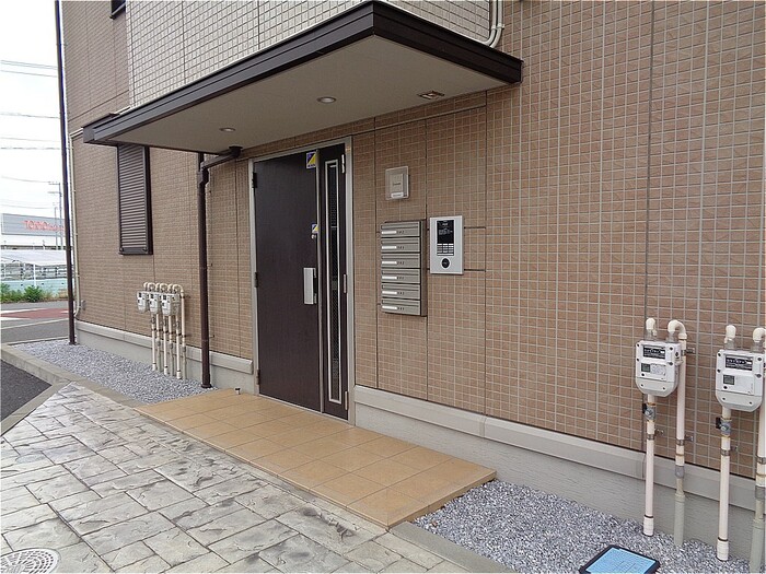 16/17 エントランス