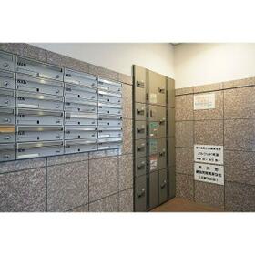 16/19 エントランス