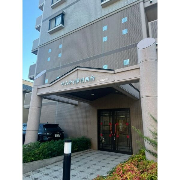 17/23 エントランス