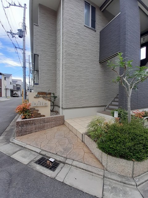 14/20 エントランス