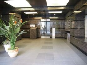 15/23 エントランス