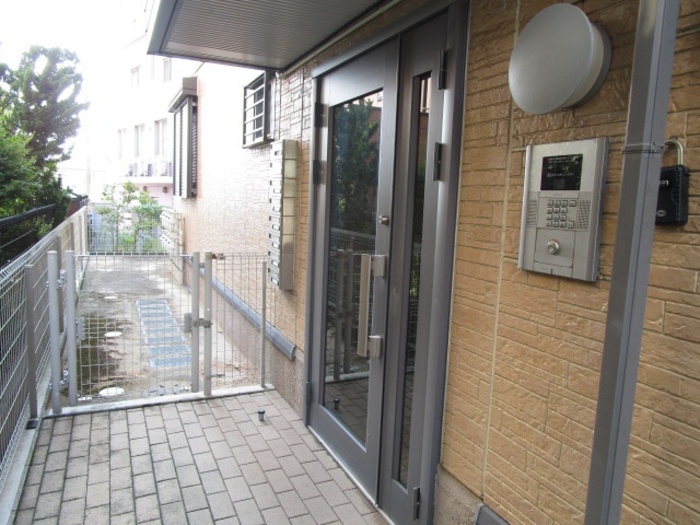 20/20 エントランス