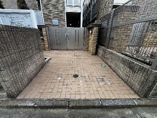 14/14 エントランス