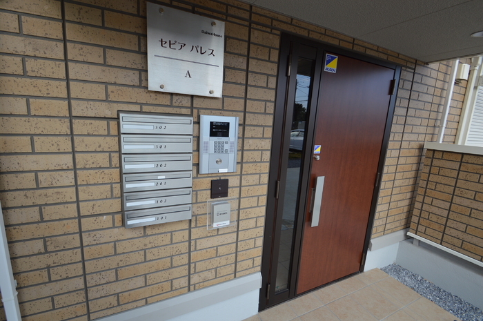 8/10 エントランス