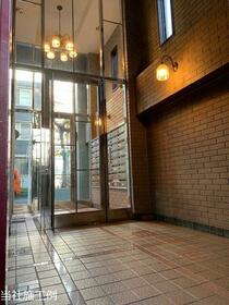 16/21 エントランス