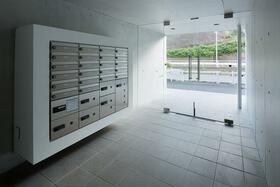 16/16 エントランス