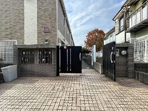 14/15 エントランス