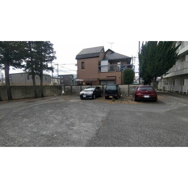 20/27 駐車場