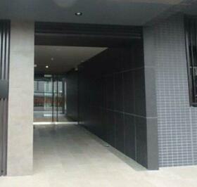 16/16 エントランス