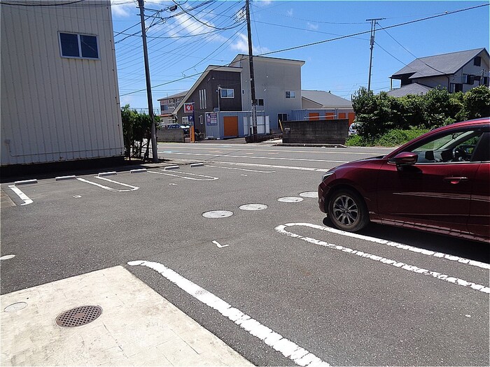 17/17 駐車場