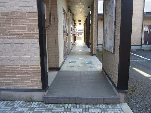 13/22 エントランス