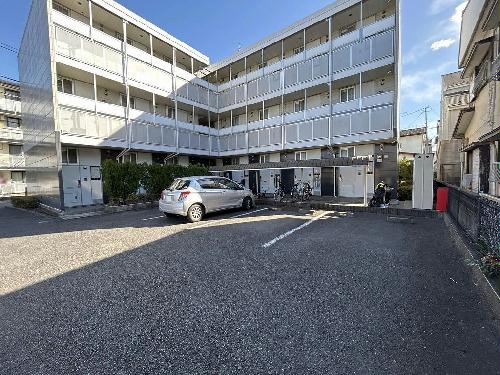 14/14 駐車場