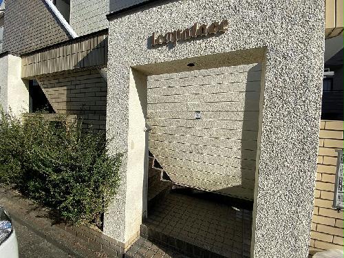 16/20 エントランス