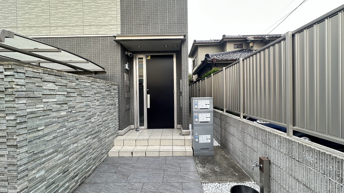 2/3 エントランス