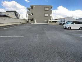 16/18 駐車場