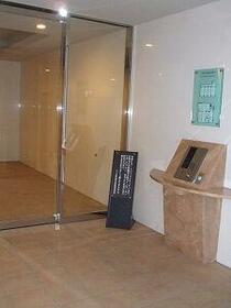 16/26 エントランス