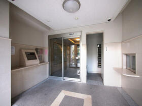 14/15 エントランス